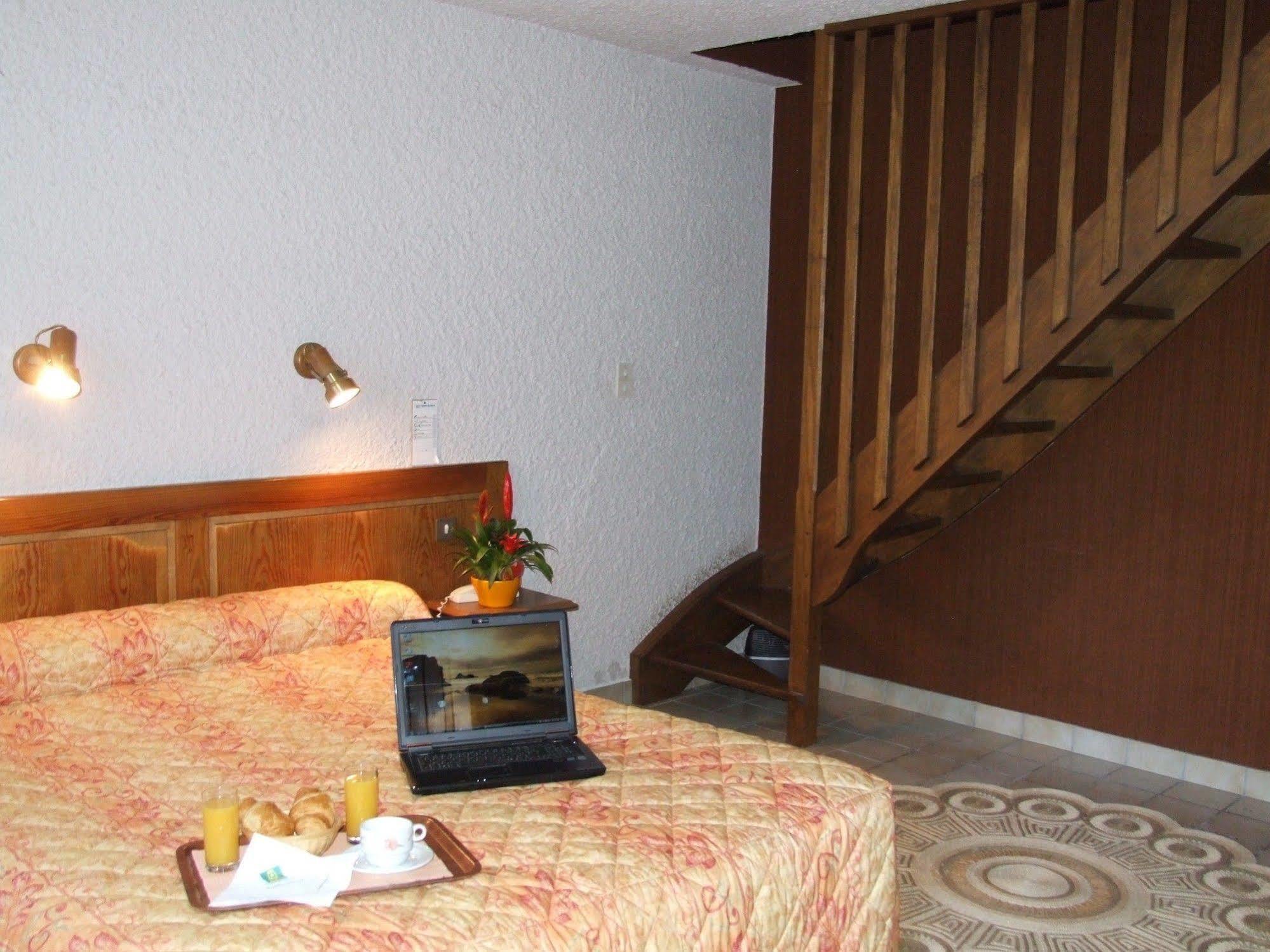 Hotel & Restaurant Azur La Freissinouse Buitenkant foto