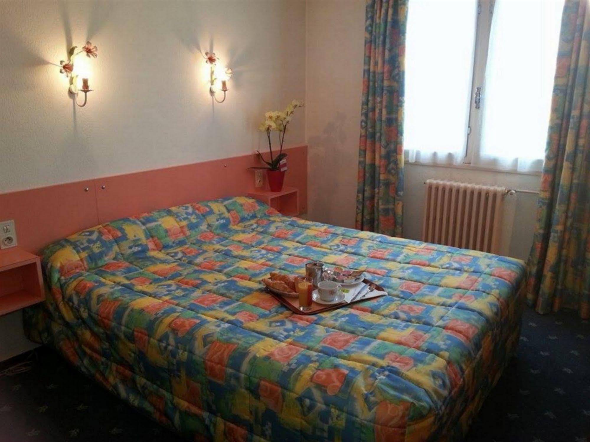 Hotel & Restaurant Azur La Freissinouse Buitenkant foto