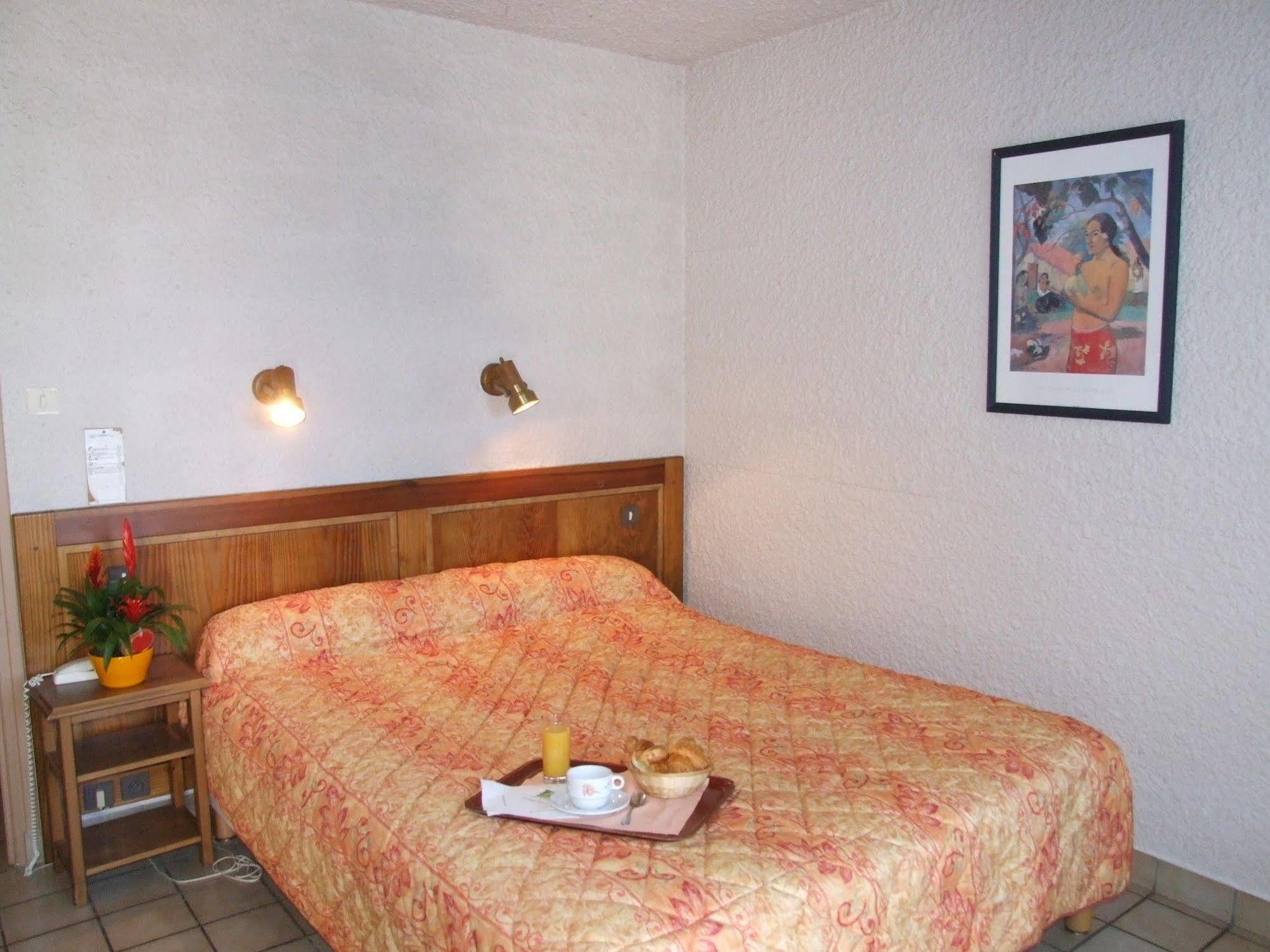 Hotel & Restaurant Azur La Freissinouse Buitenkant foto